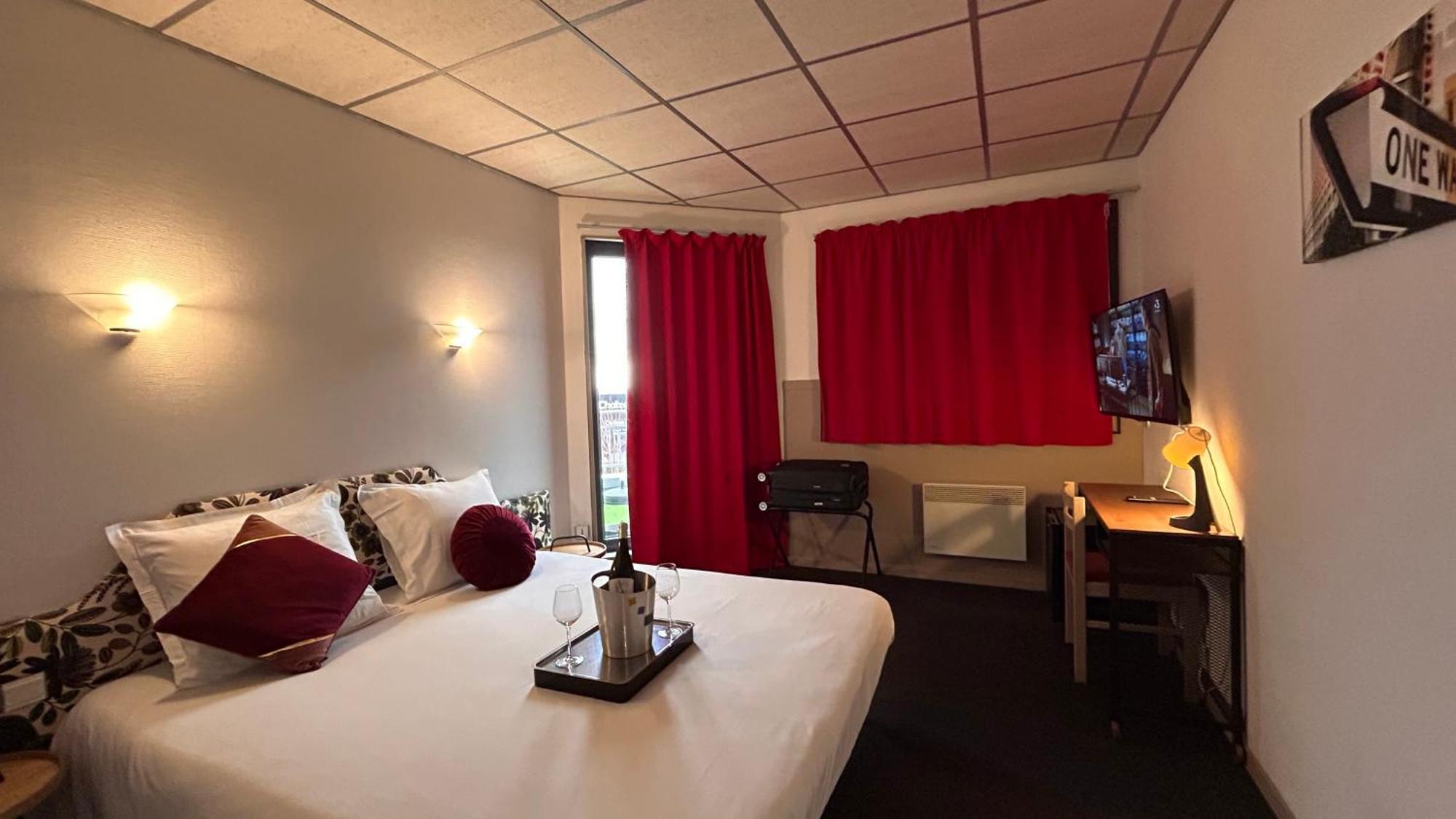 Fasthotel L'Eldorado Sébazac-Concourès Exteriör bild