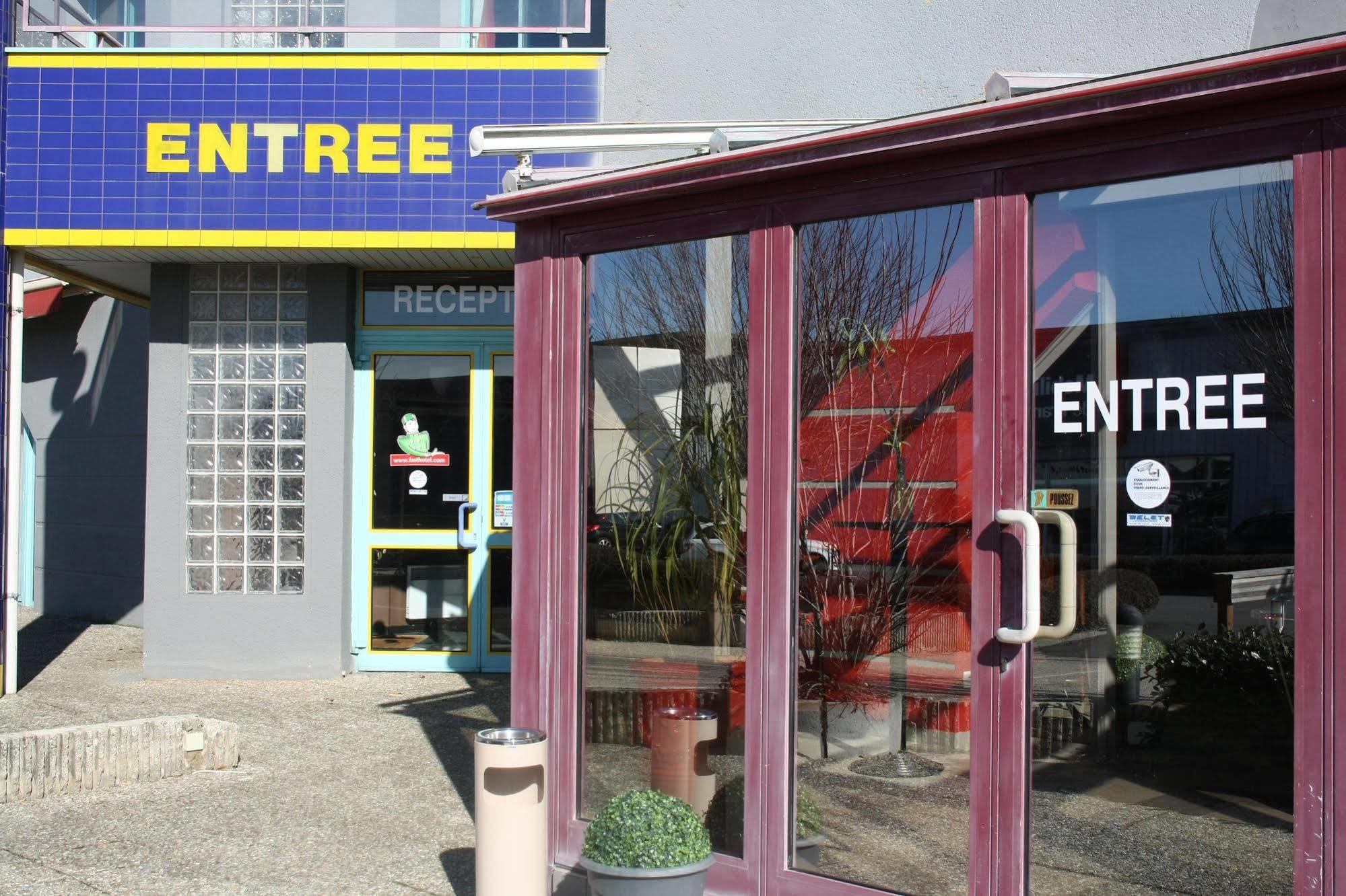 Fasthotel L'Eldorado Sébazac-Concourès Exteriör bild